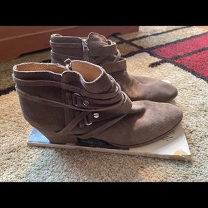 Franco Sarto tan suede booties size 8m